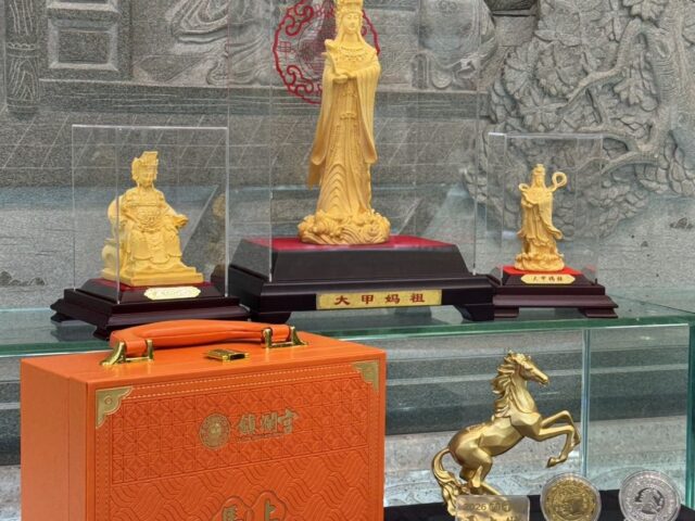 台灣新聞通訊社-大甲鎮瀾宮今晚11點搶頭香 奪冠獲1.8萬金身媽祖