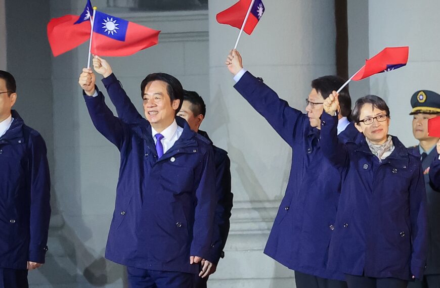 台灣新聞通訊社-選舉年馬不停蹄 賴、蕭分進合擊 年節參香拜廟全台跑透透