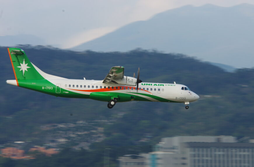 台灣新聞通訊社-華信、立榮航空清明兒童節連假離島航班 上午開搶