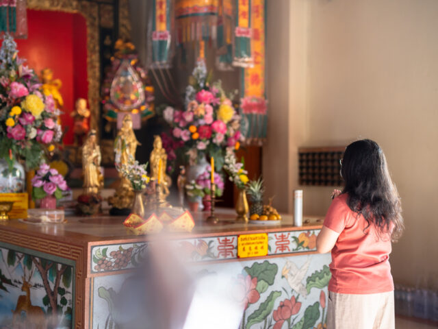 台灣新聞通訊社-婆婆規定除夕一早報到！媳婦怨拜拜一整天：像表演家庭圓滿