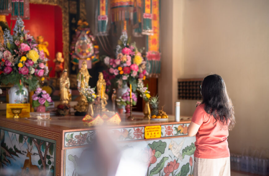 台灣新聞通訊社-婆婆規定除夕一早報到!媳婦怨拜拜一整天:像表演家庭圓滿