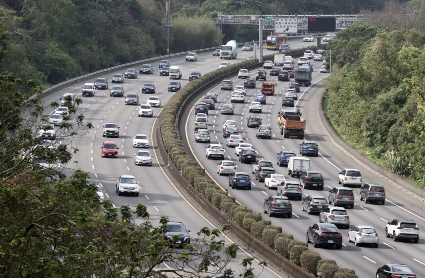 台灣新聞通訊社-國5北向宜蘭至頭城「紫爆」 明初二回娘家易壅塞路段一次看