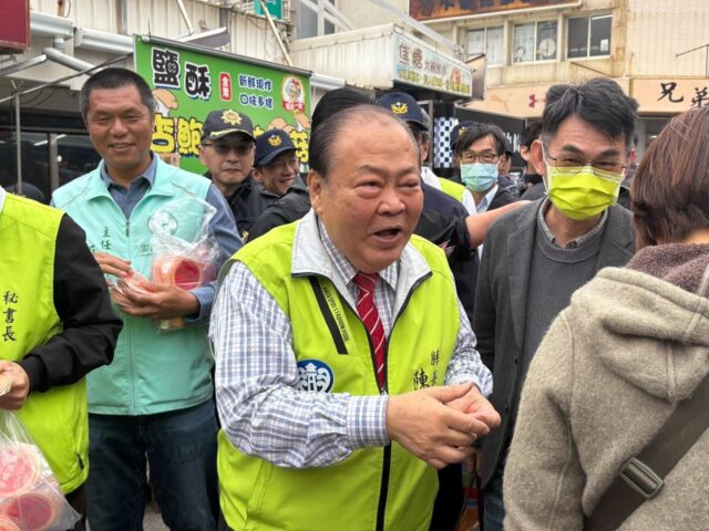 台灣新聞通訊社-澎湖縣長陳光復跌倒失去心跳 三總團隊急救13分搶命..昏迷關鍵曝光