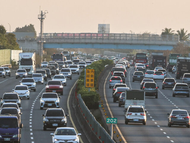 台灣新聞通訊社-明初二國5湧車潮恐塞到深夜 「避開塞車」建議上路時段一次看