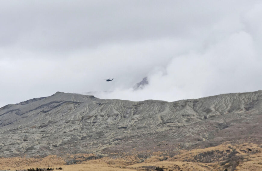 台灣新聞通訊社-日本觀光直升機墜阿蘇火山口 消防疑見飛行員與2名台灣旅客身影