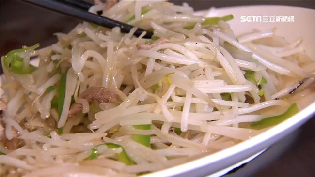 台灣新聞通訊社-點燙青菜上豆芽菜！醫：營養差很大　長期吃恐出問題