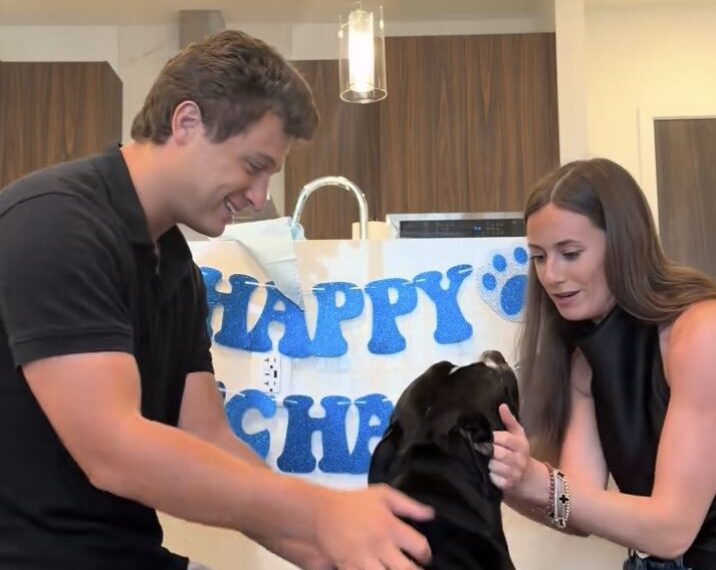 台灣新聞通訊社-最暖驚喜！夫妻深情告白「當我們家人吧」　黑狗淚崩反應融化全網