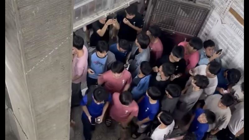 台灣新聞通訊社-中一中舍幹廣播開嗆遭炎上！「起床號歌單」曝光　網看傻：難怪被罵