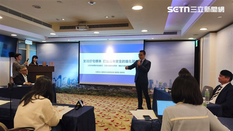 台灣新聞通訊社-民眾買房子最怕遇到漏水!改「明管」就好?戴雲發:施工、驗屋也是關鍵