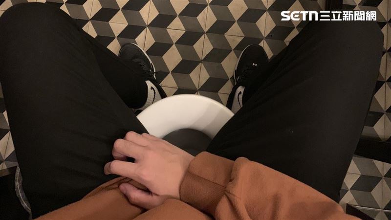 台灣新聞通訊社-前主持人蹲馬桶猝死！醫示警「奪命2動作」：真的很常見