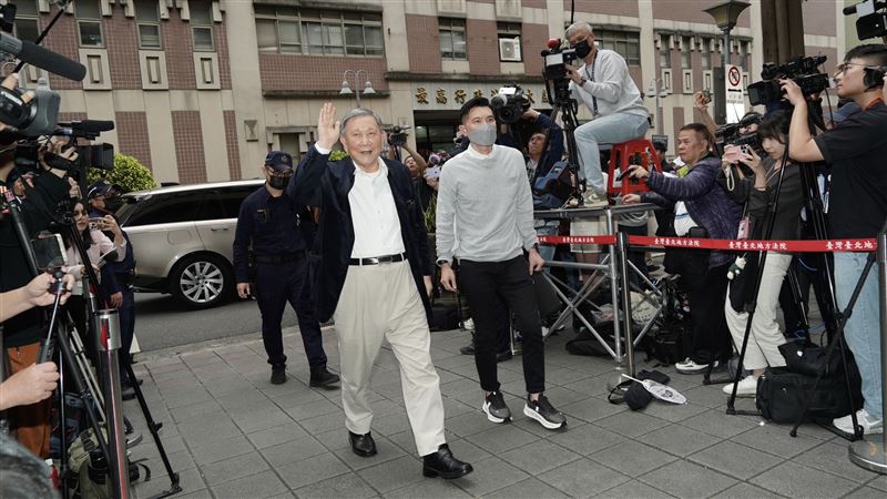 台灣新聞通訊社-柯文哲宣判／沈慶京被判刑10年　當庭喊窮「求還8千萬保金」