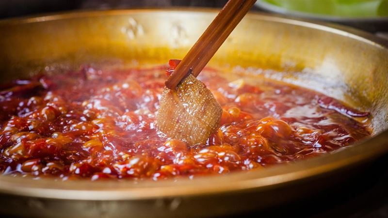 台灣新聞通訊社-到知名鍋物用餐…顧客4指慘遭燙腫!怒PO文控「店員慢半拍」業者致歉了