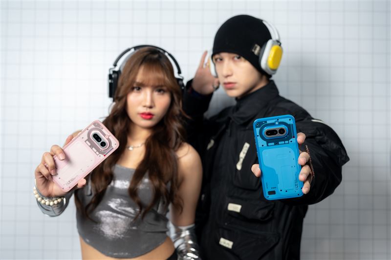 台灣新聞通訊社-140倍變焦!潮流手機Nothing Phone (4a) Pro登台