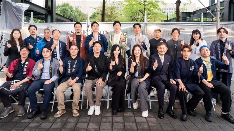 台灣新聞通訊社-街頭也能喝頂級清酒！百元開吃米其林一星　奢華平民化引爆信義區