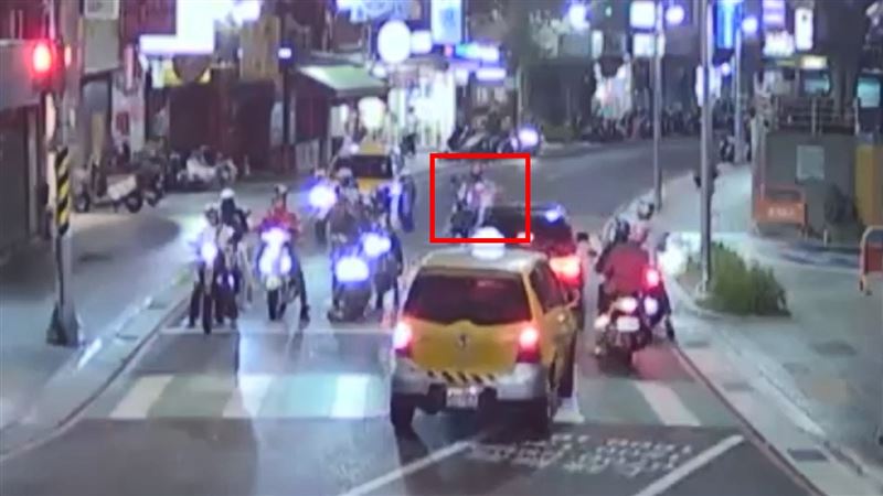 台灣新聞通訊社-Foodpanda外送員送餐竟毒駕！逆向、蛇行通通來　遭警攔下外送箱還藏毒