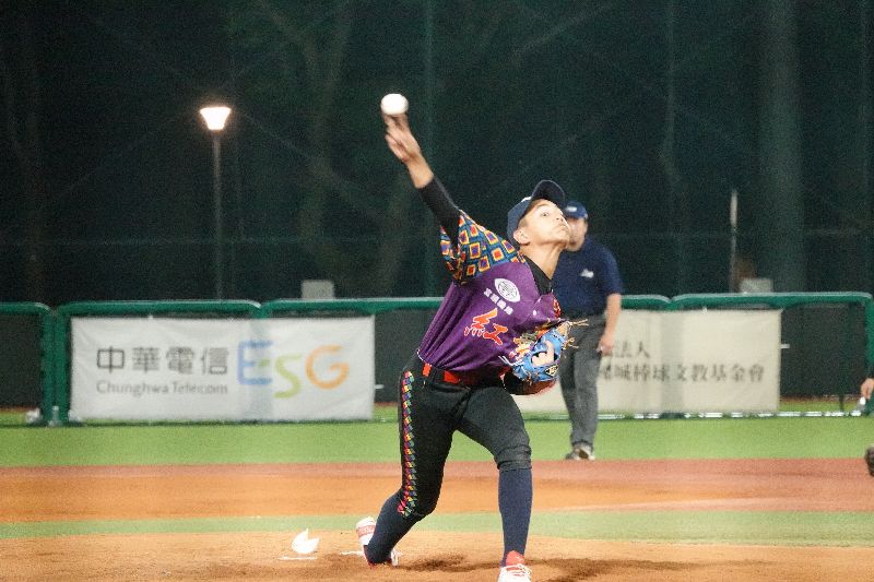 台灣新聞通訊社-台東紅葉奪LLB代表權　張進德張育成見證恩師圓夢