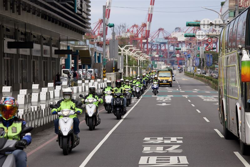 台灣新聞通訊社-平均72歲！20位「不老騎士」環島征戰1027公里　募集1千萬獨老餐食費