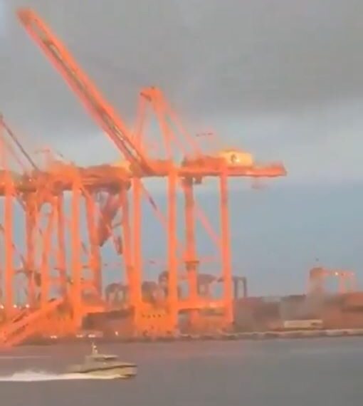 台灣新聞通訊社-阿曼港口遇襲暫停運作　伊朗軍方稱鎖定附近美後勤船