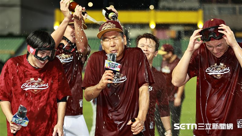 台灣新聞通訊社-中職/要頒冠軍戒人不在 古久保健二無緣接受桃猿表揚!沒到場原因曝