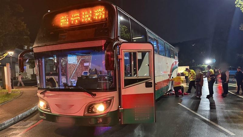 台灣新聞通訊社-長庚男大生遭輾下半身重創！三重客運致歉先給20萬　後續醫療賠償全包