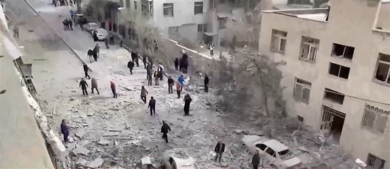 台灣新聞通訊社-影／電視台被炸！卡達媒體控以軍針對　曝光伊朗辦公室慘況