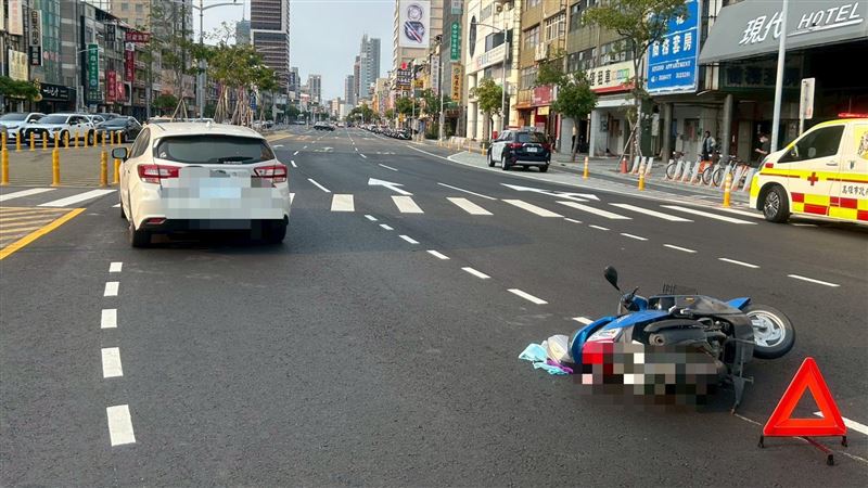 台灣新聞通訊社-高雄阿公「鬼切」下場慘！遭正妹女駕駛噴飛　慘吃罰單還進醫院