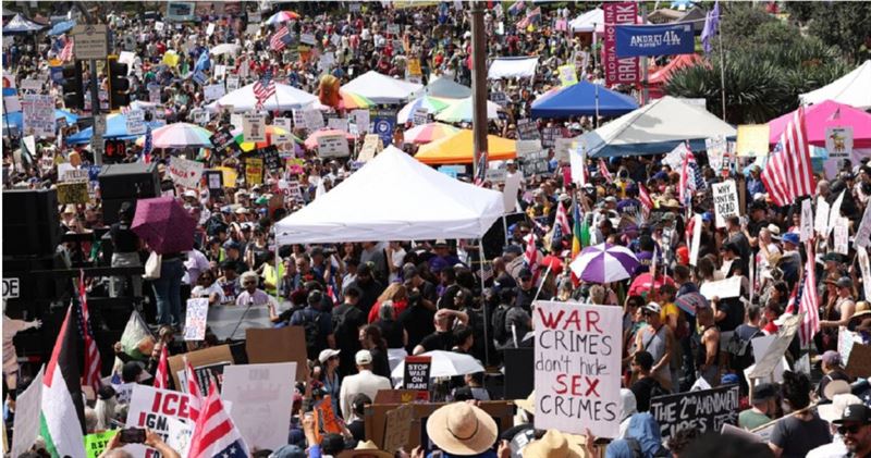 台灣新聞通訊社-第3波反川普「無王抗議」席捲全美！共和黨期中選舉恐慘敗