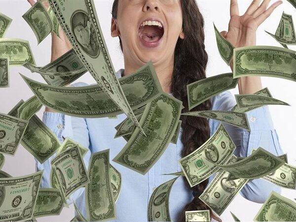 台灣新聞通訊社-負債社畜逆襲！7年半他靠「這4招」狂攢1億翻身：錢像遊戲一樣