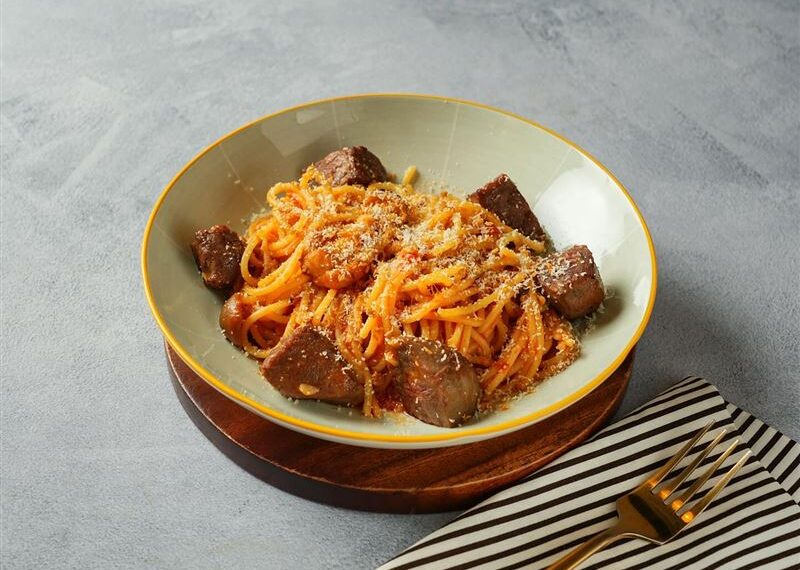 台灣新聞通訊社-餐廳拒調監視器幫她找包！總公司「發5點聲明」怒解約：2天內拆招牌