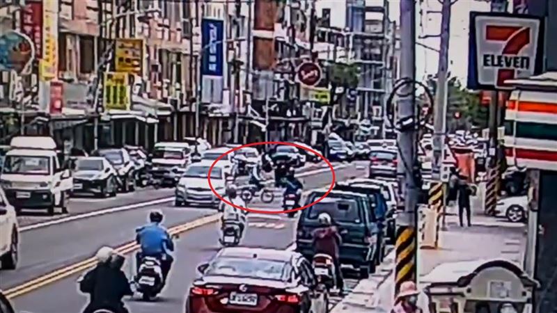 台灣新聞通訊社-機車、腳踏車路口相撞！單車男顱內出血　昏迷指數7恐成植物人
