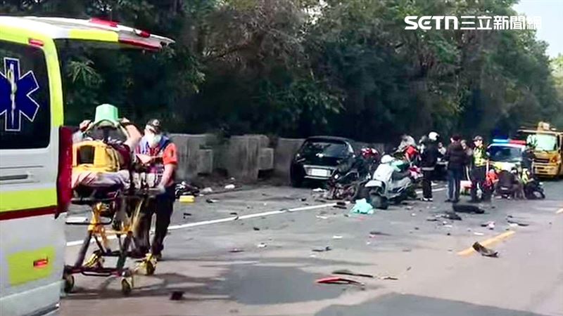 台灣新聞通訊社-快訊／台南逆向暴衝狠撞…如鐮刀「削3人落地」1 OHCA！