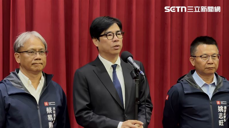 台灣新聞通訊社-塑膠袋之亂…攤商搶嘸恐斷炊!陳其邁下令抓2類人:嚴查嚴辦