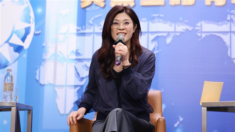 台灣新聞通訊社-與盧秀燕軍購不同調？鄭麗文稱「姐妹情沒問題」：身為在野黨也是很為難