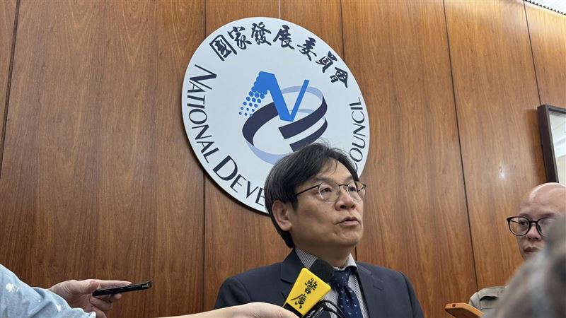 台灣新聞通訊社-快訊／去賺川普的錢！國發會拋2,500億融保神盾　助台商「淘美金」