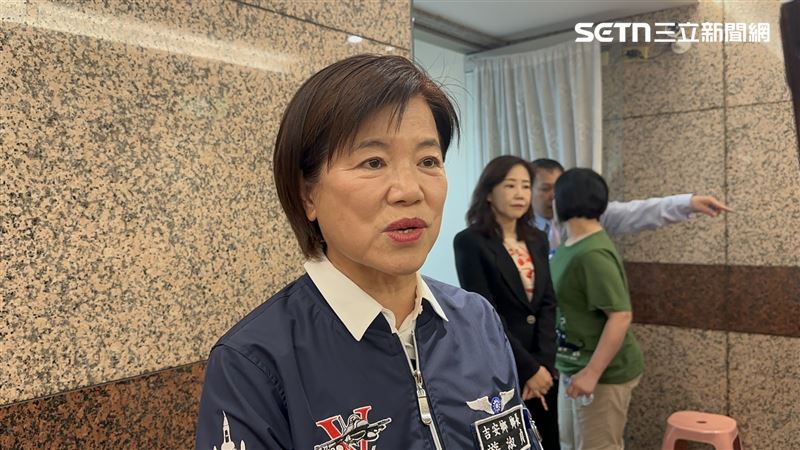 台灣新聞通訊社-藍營花縣長參選人游淑貞車禍!駕車轉彎擦撞女騎士 疑未禮讓直行車釀禍