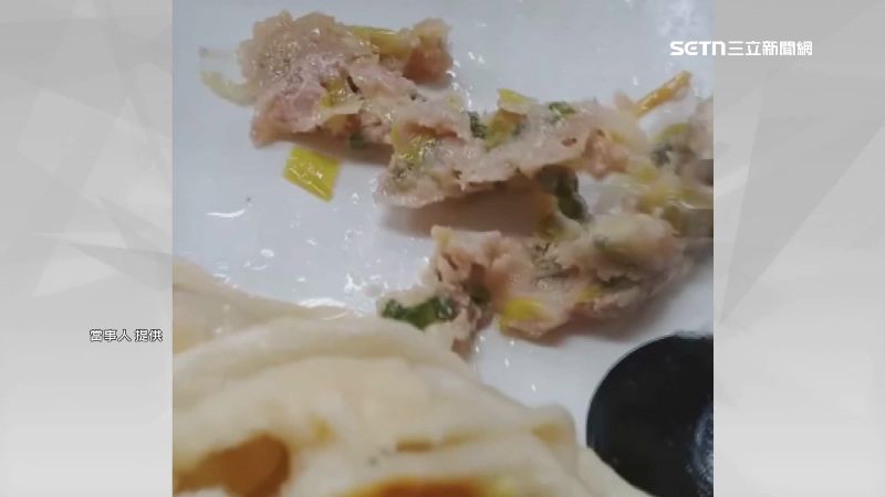 台灣新聞通訊社-超失望！客控點百元蝦仁鍋貼「餡料見嘸蝦」