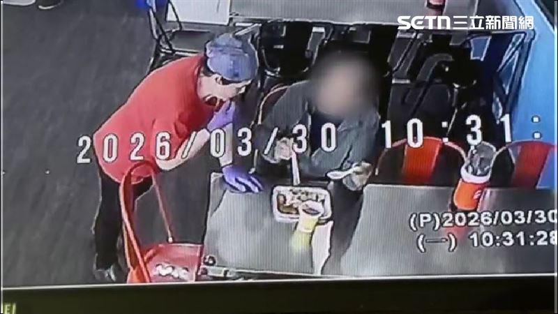 台灣新聞通訊社-客控豆腐湯有衛生紙　店家查證赫見「自導自演」