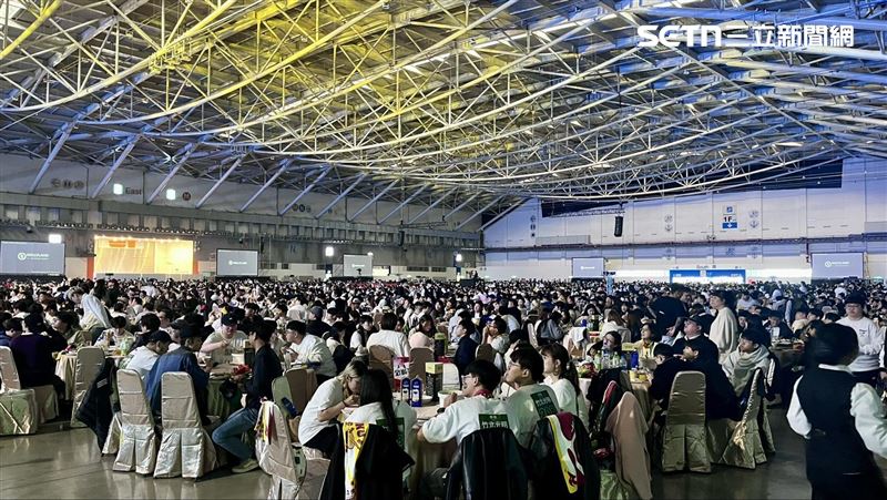 台灣新聞通訊社-春酒被派上台獲獎金！同事「1行為」他秒回嗆　眾人傻眼：影響職場關係