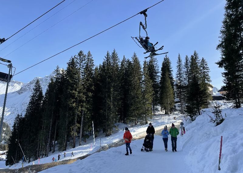 台灣新聞通訊社-瑞媒：雪況不穩致阿爾卑斯山滑雪季死亡增至127人