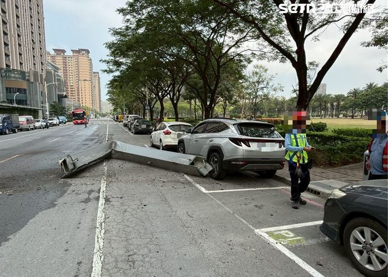 台灣新聞通訊社-快訊／高雄富邦漢神建案又出事！天降鋼樑「砸2車」　27歲工人遭襲OHCA