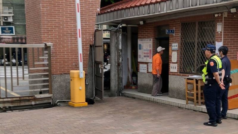 台灣新聞通訊社-國中女遭學姊校外痛毆霸凌！網友號召到校陳情　警到場戒護未發現