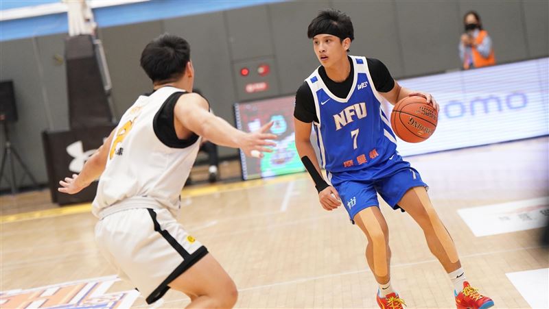 台灣新聞通訊社-UBA／楊程恩飆22分　虎尾險勝黎明！晉級4強有望教練激動落淚