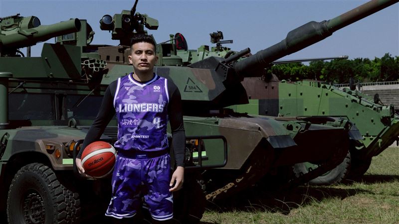 台灣新聞通訊社-TPBL／攻城獅聯手陸軍司令部　推出「Yes Sir獅紫軍」主題週為陸軍喝彩