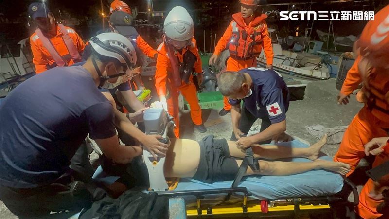 台灣新聞通訊社-蚵子寮漁港溺斃案！旅客目擊有人落水…他撈上岸「沒心跳」搶命2hrs不治