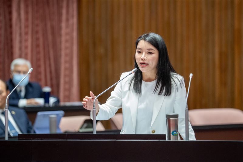 台灣新聞通訊社-張嘉郡替蒜農發聲　籲政府直接補助給農民