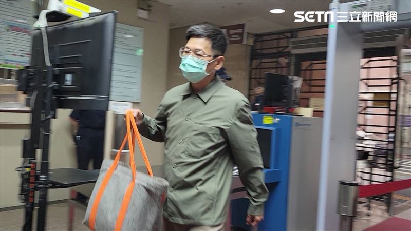 台灣新聞通訊社-法官蔡明宏猥褻女書記官女法官　二審加重判3年10月