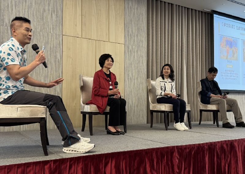 台灣新聞通訊社-83歲阿嬤一個人旅行　勇闖南北極走訪70國