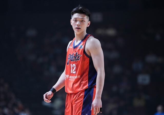 台灣新聞通訊社-東超／領航猿「二連亞」盧峻翔苦嘆遺憾　李家慷持不同看法：不覺得失敗