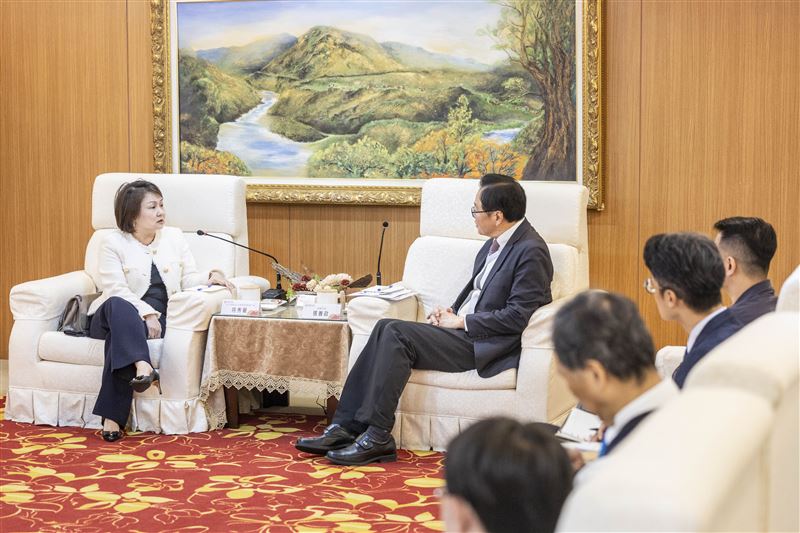 台灣新聞通訊社-桃園、新加坡強強聯手！張善政會見符秀麗　鎖定AI醫療、智慧製造大圖心