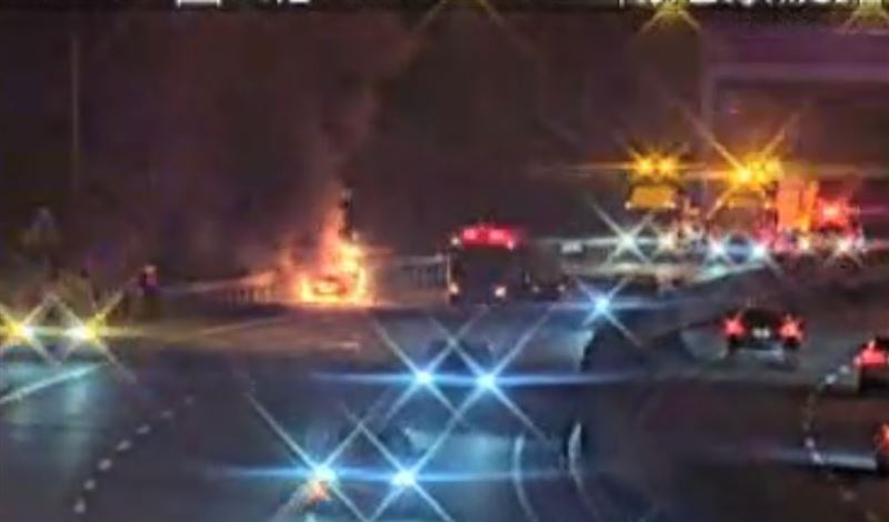 台灣新聞通訊社-快訊／國道3號北上火燒車！大火吞車畫面曝…傷亡不明